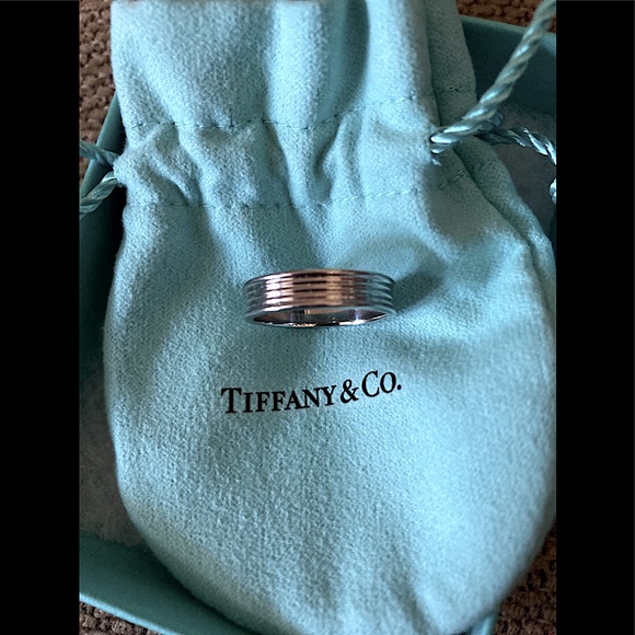 Tiffany&Co - Picture 1 of 4